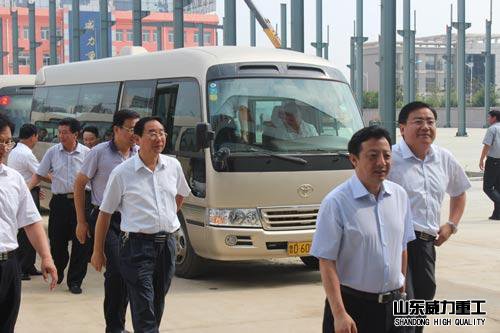 滕州市委來山東天河數(shù)控考察