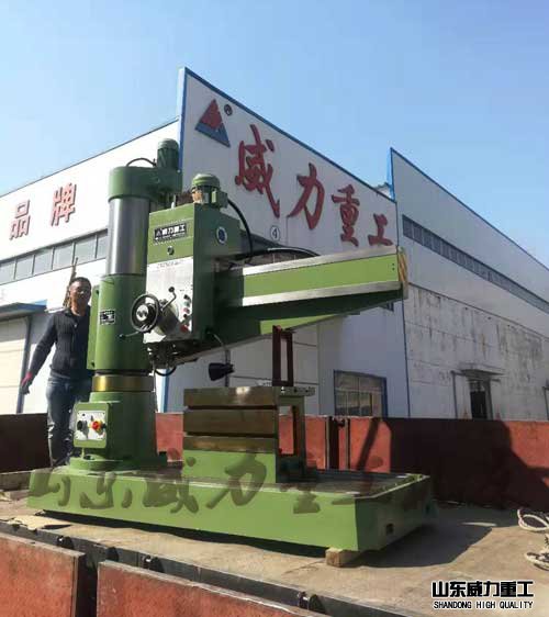 Z3050液壓搖臂鉆床發(fā)貨現(xiàn)場(chǎng)圖